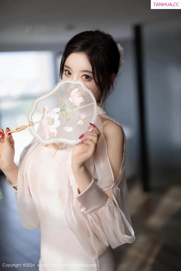 杨晨晨 sugar小甜心CC [XiuRen]高清写真图 2024.03.26 No.8294 杨晨晨Yome 丝袜美腿第4张图片